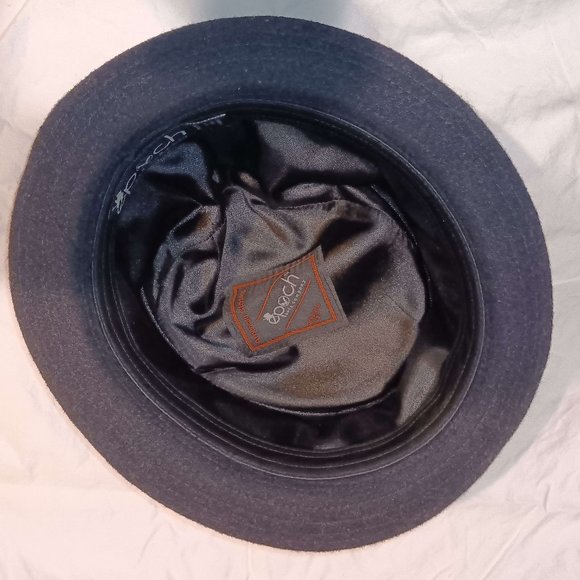 Hat - Picture 5 of 7